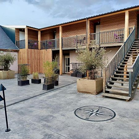 Nébouzat Logis Hotel Volcan Sancy מראה חיצוני תמונה